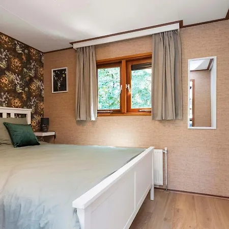 Chalet Gezellig Op En Goed Onderhouden Park *