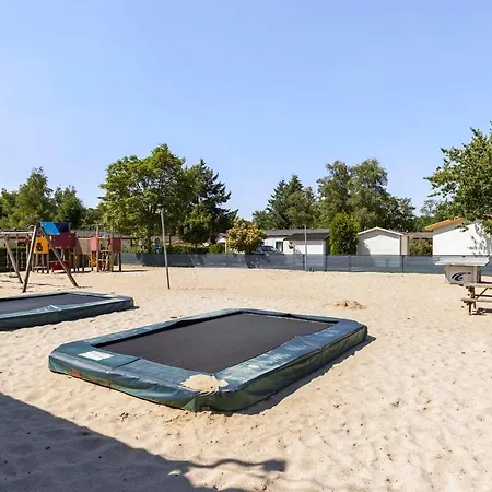 Chalet Gezellig Op En Goed Onderhouden Park Kootwijk